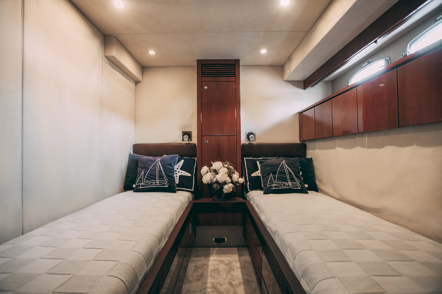 Fairline Squadron 68 (Аврора) image- 24